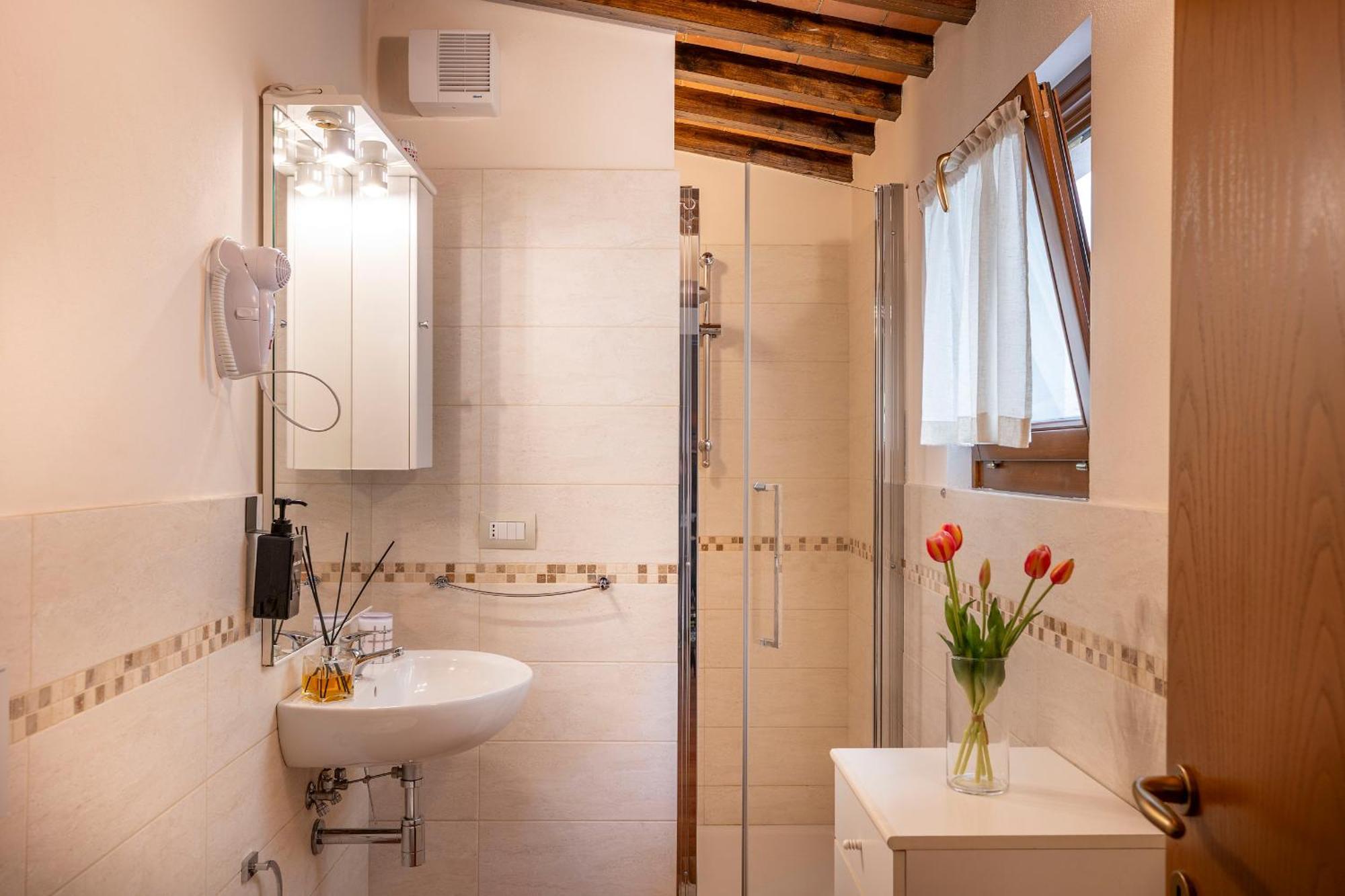 Miva Di Piu Casa Vacanza Arezzo Luaran gambar